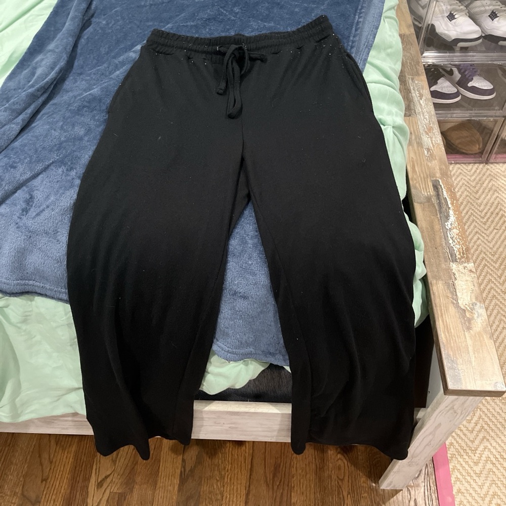 black sweatpants